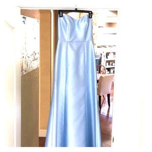 Alfred Sung Gown Style number D728S, size 4,